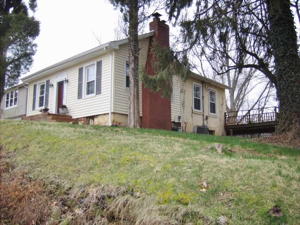 511 E Main St, Newburgh, IN 47630 photo 1