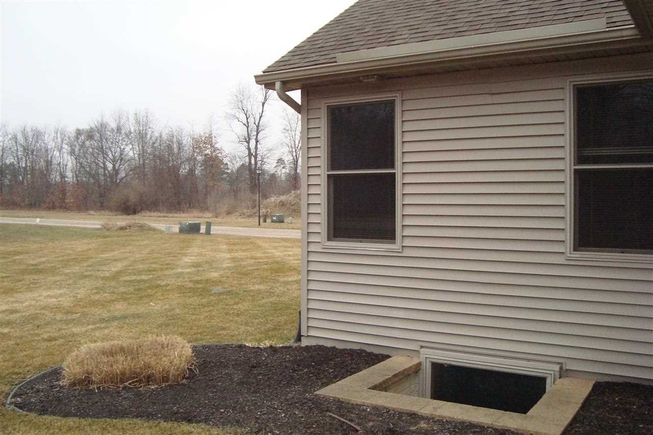 58576 Baugo Cove Dr, Elkhart, IN 46517 photo 4