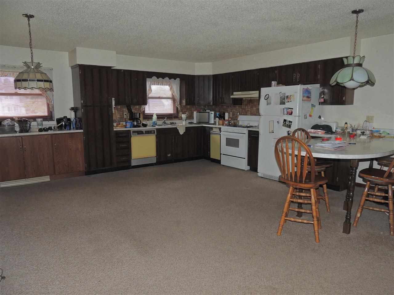 402 W Harrison St, Monticello, IN 47960 photo 4