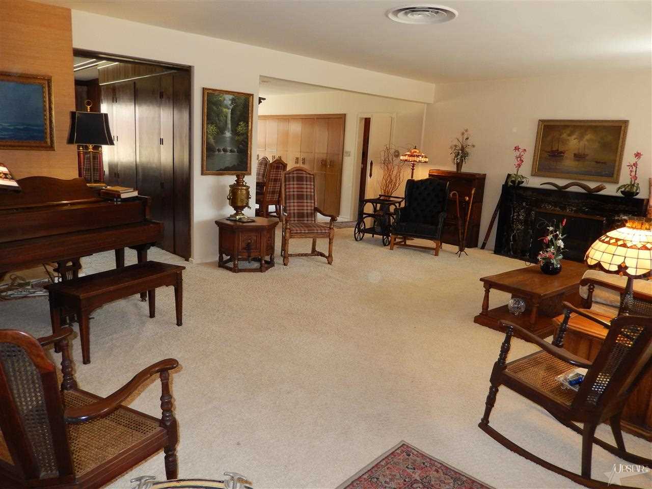 1304 W Sherwood Ter, Fort Wayne, IN 46807 photo 9