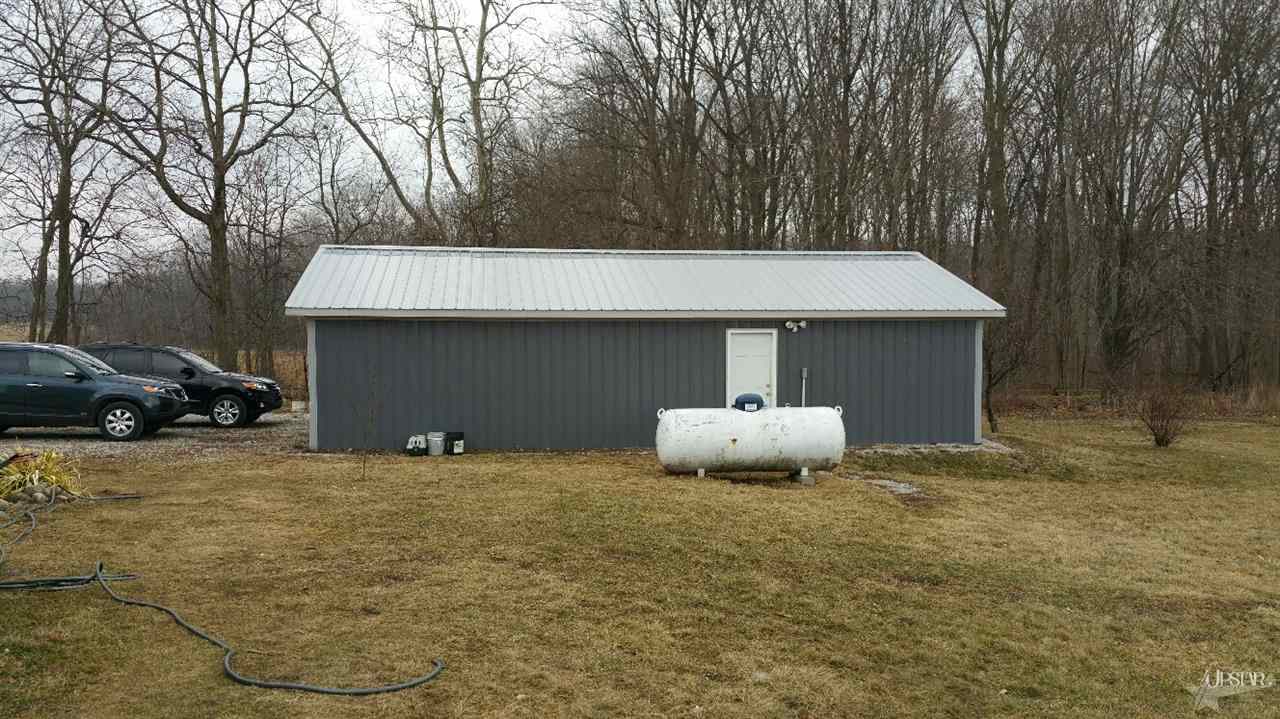 2472 E Baseline Rd, Churubusco, IN 46723 photo 9