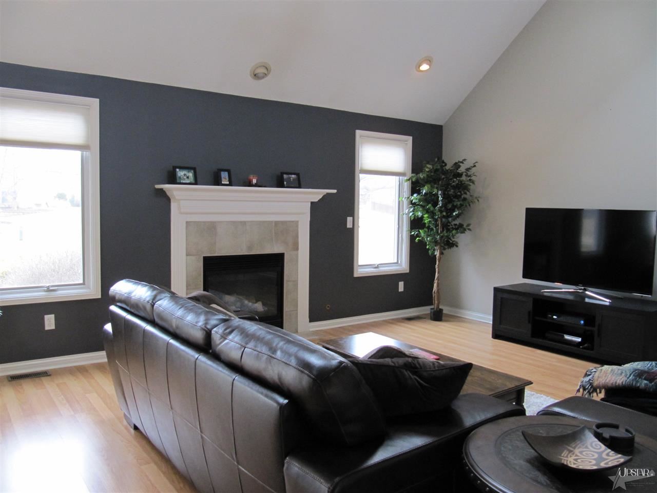 2506 Bluewater Trl, Fort Wayne, IN 46804 photo 3