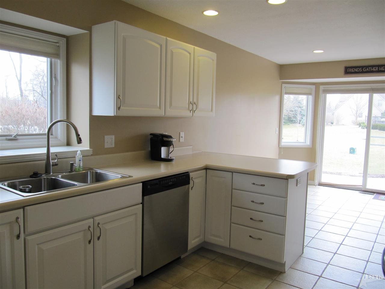 2506 Bluewater Trl, Fort Wayne, IN 46804 photo 8