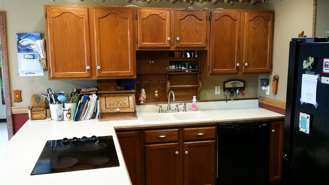 1217 E Gray Ln, Winchester, IN 47394 photo 9