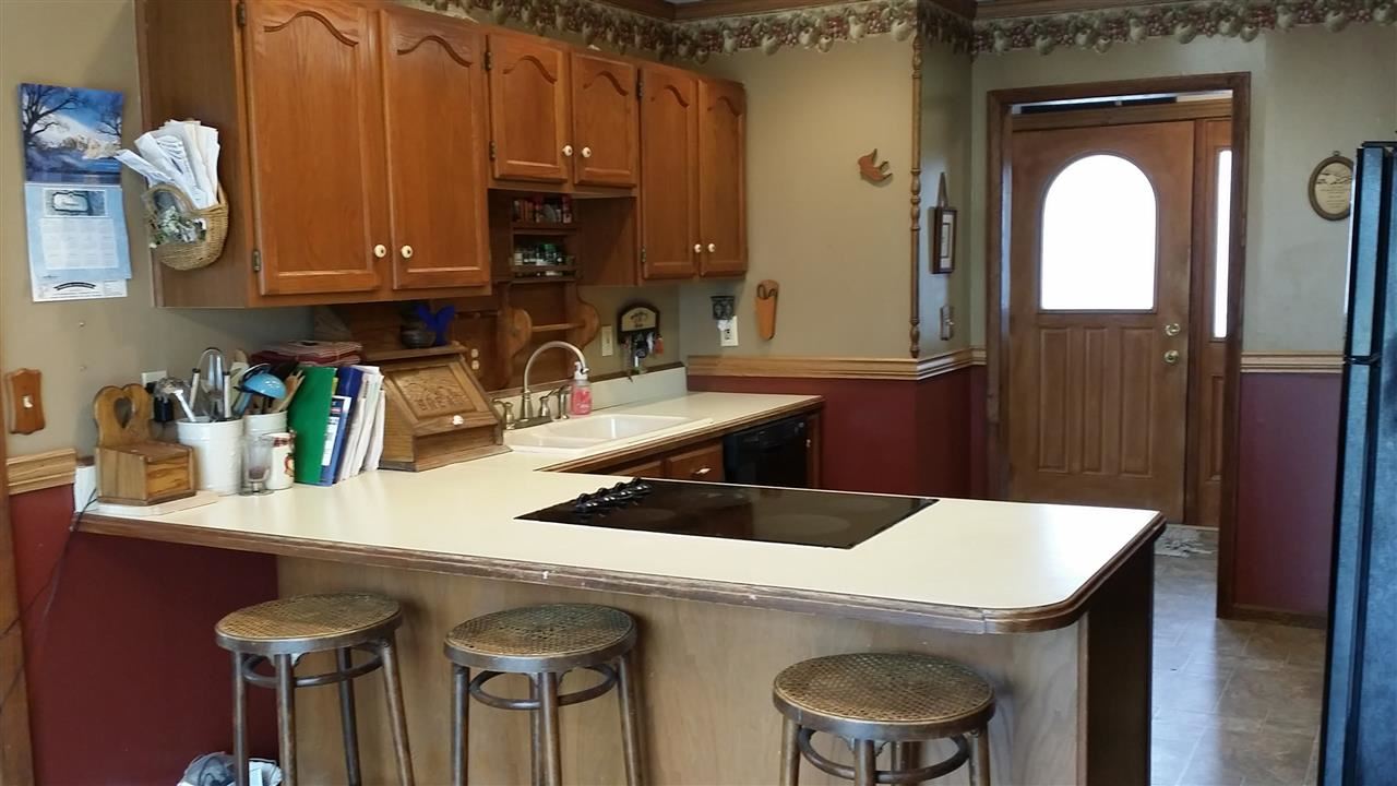1217 E Gray Ln, Winchester, IN 47394 photo 6