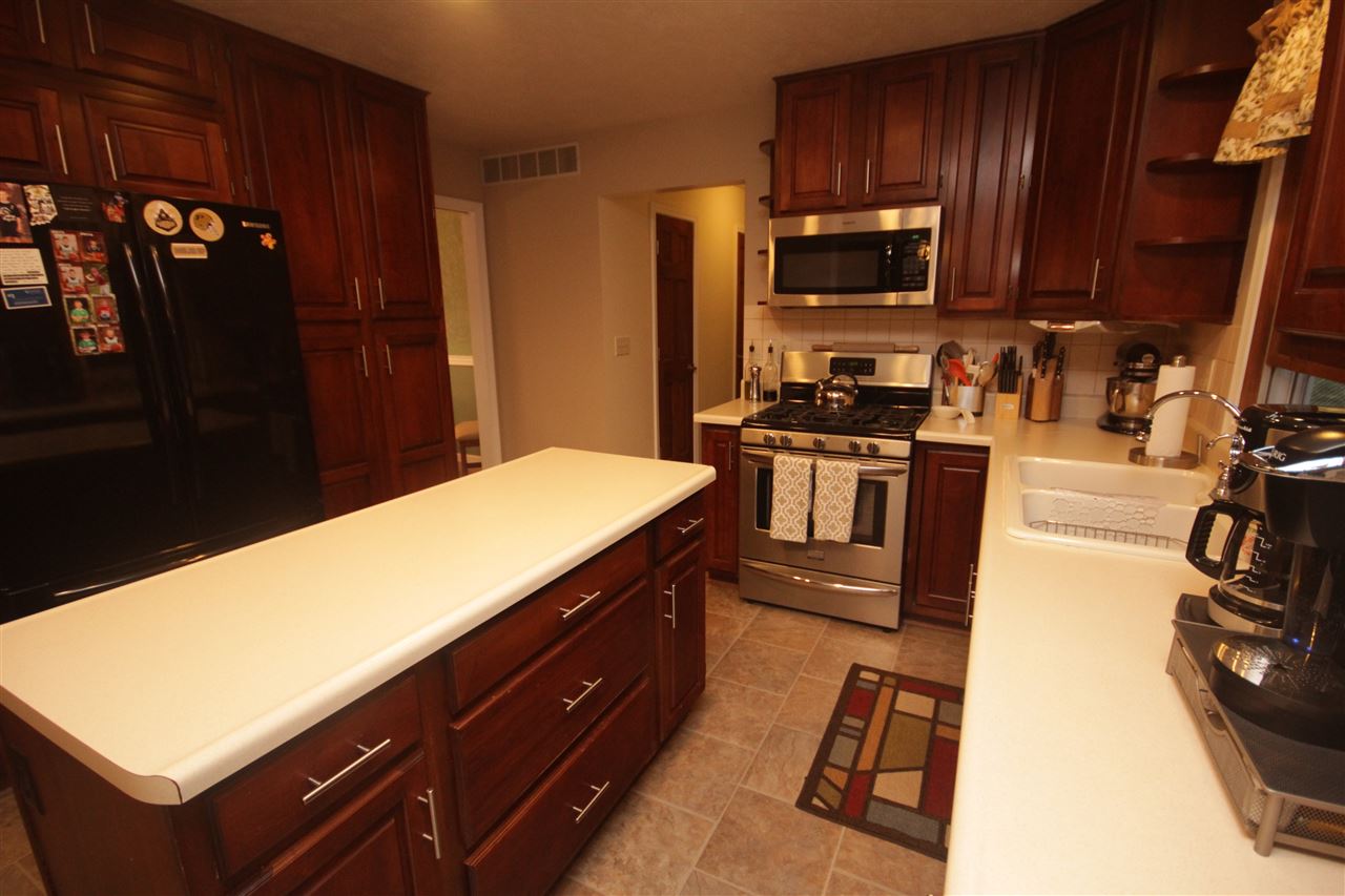 22122 Pine Hollow Ln, South Bend, IN 46628 photo 4