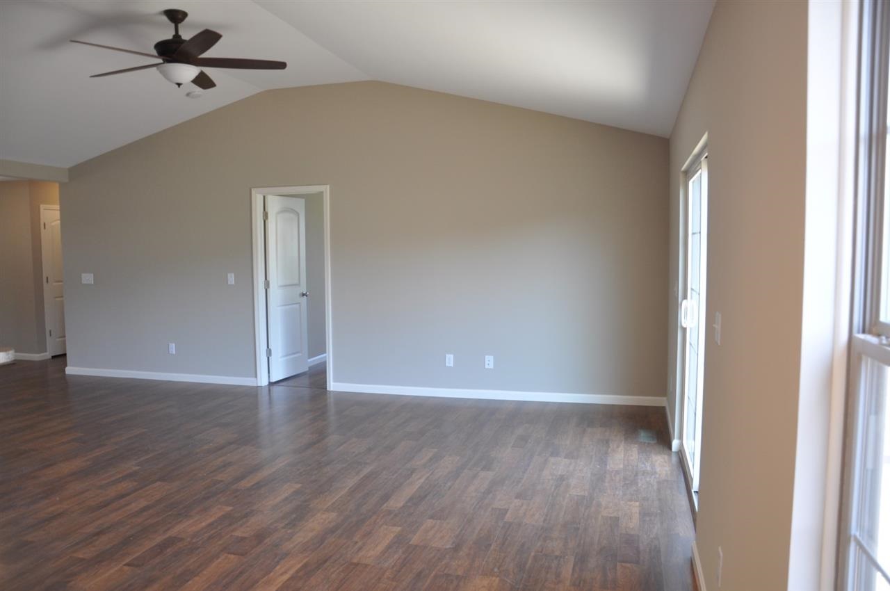 9401 Trotter Cir, Evansville, IN 47725 photo 4