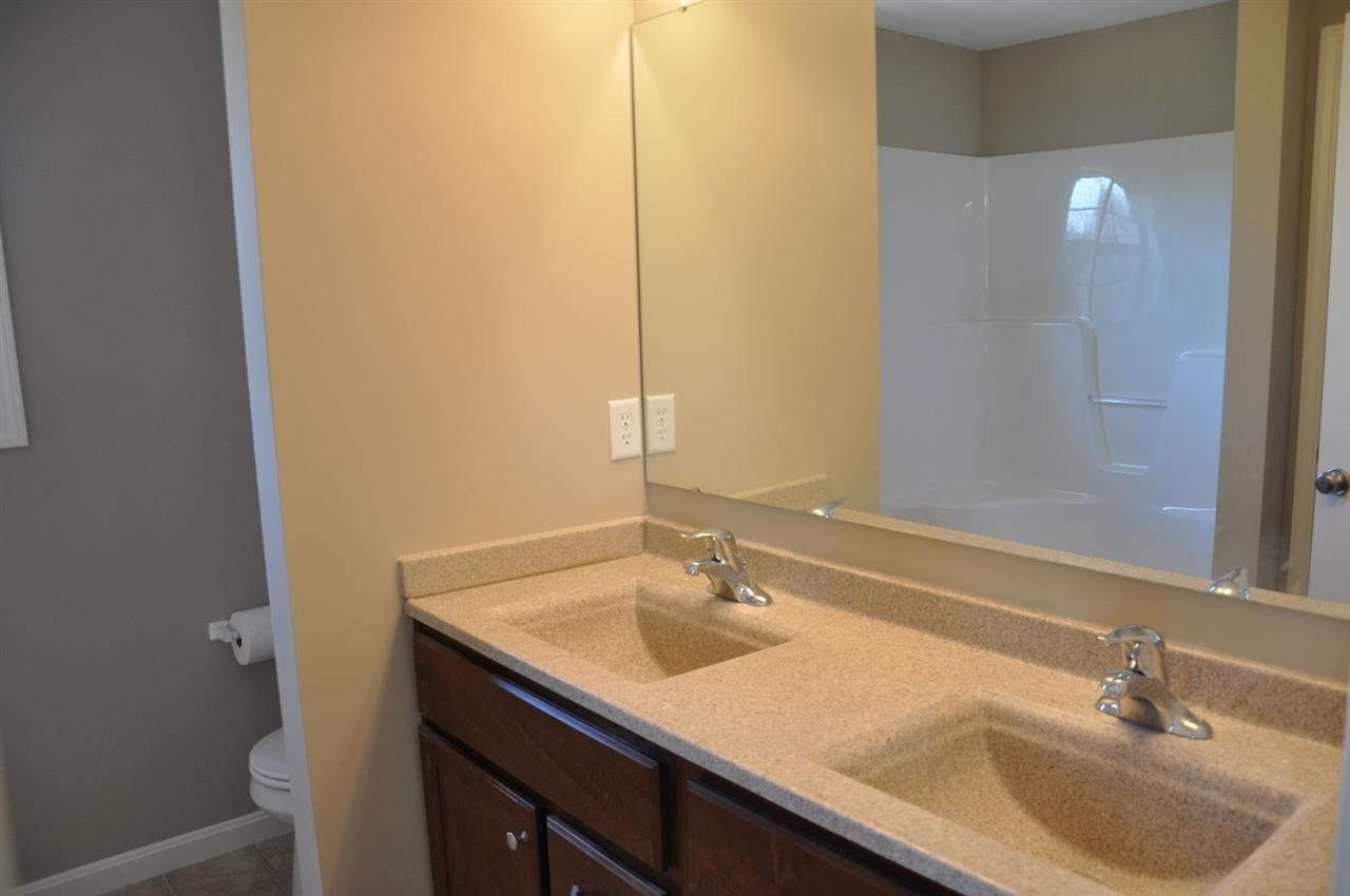 9401 Trotter Cir, Evansville, IN 47725 photo 13