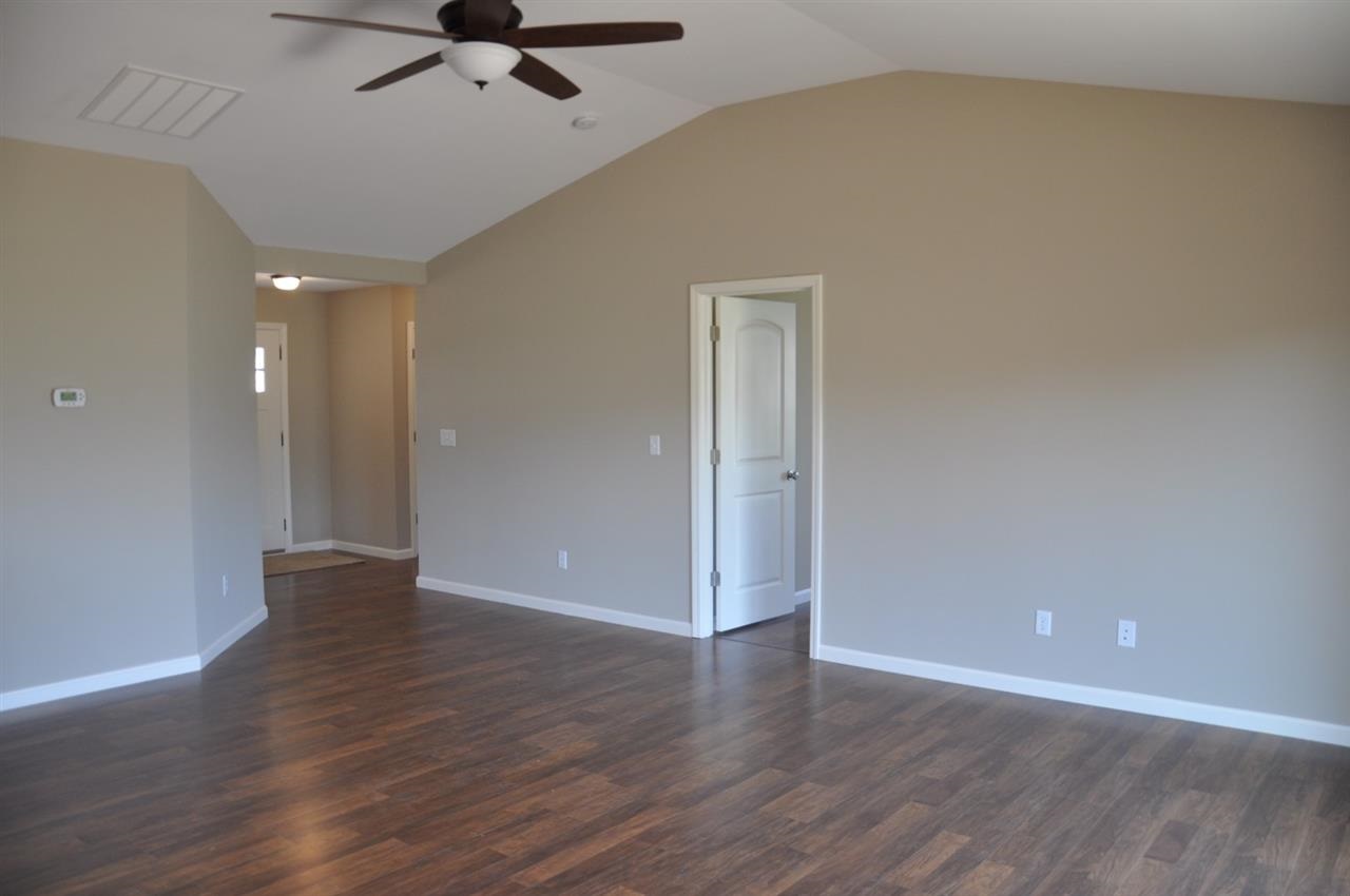 9401 Trotter Cir, Evansville, IN 47725 photo 3