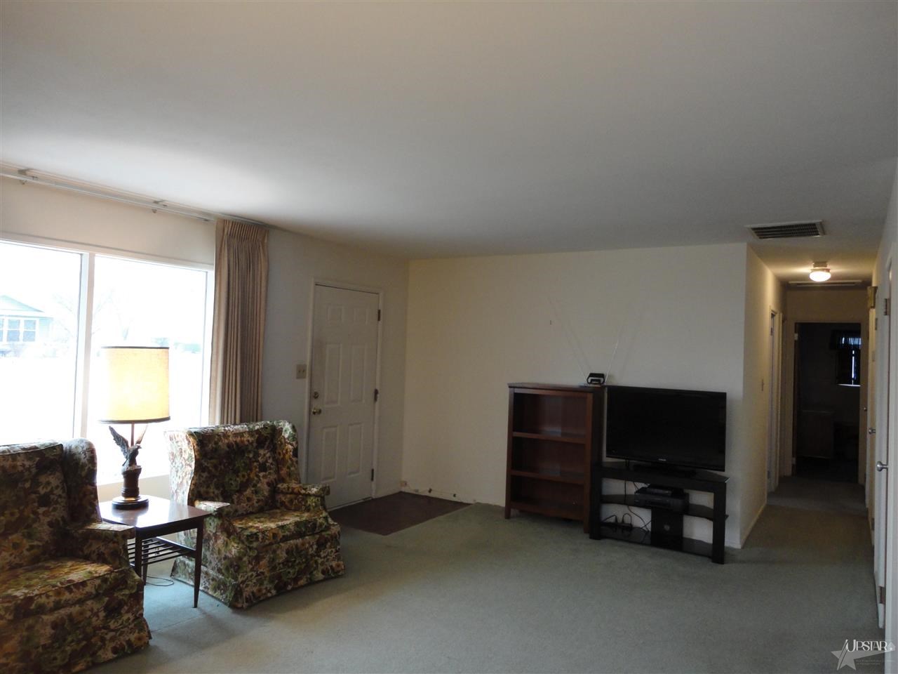 5434 Brighton Dr, Fort Wayne, IN 46825 photo 2