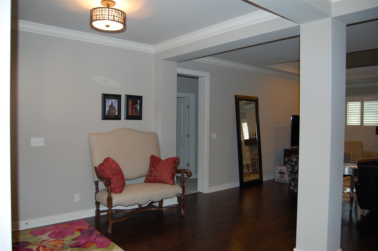 150 Palace Dr, Evansville, IN 47711 photo 3