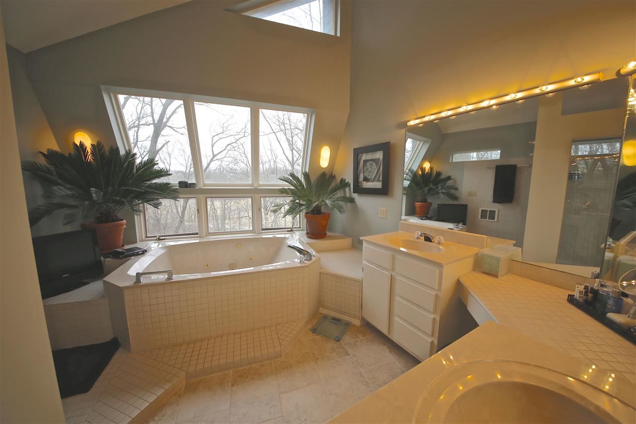 2352 E Linden Hill Dr, Bloomington, IN 47401 photo 15