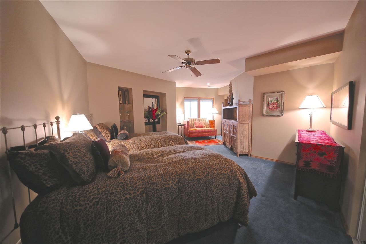 2352 E Linden Hill Dr, Bloomington, IN 47401 photo 9