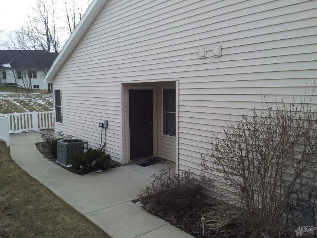 1978 Dausha Ct, Warsaw, IN 46580 photo 3