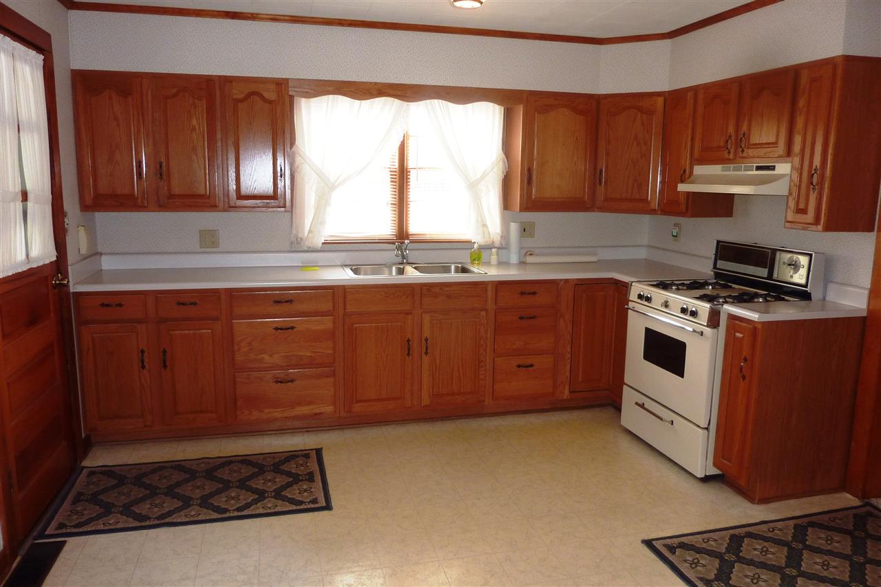 675 W 18th St, Rochester, IN 46975 photo 8