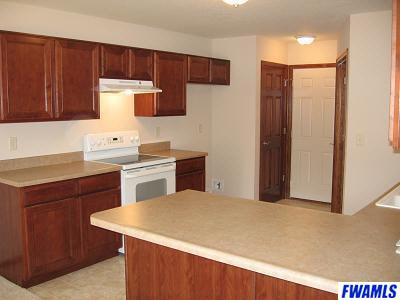 13434 Surrey Cv, Grabill, IN 46741 photo 2
