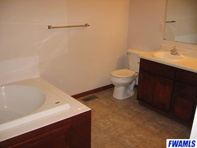 13434 Surrey Cv, Grabill, IN 46741 photo 4