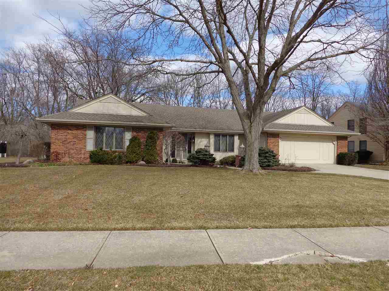 708 Snowfall Rd, Fort Wayne, IN 46819 photo 2