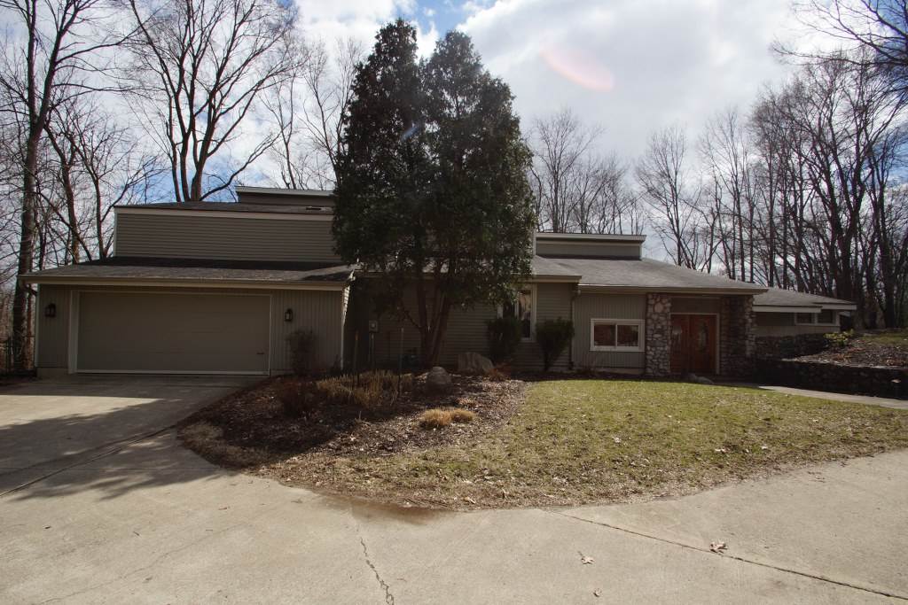 6920 Maysville Rd, Fort Wayne, IN 46815 photo 1