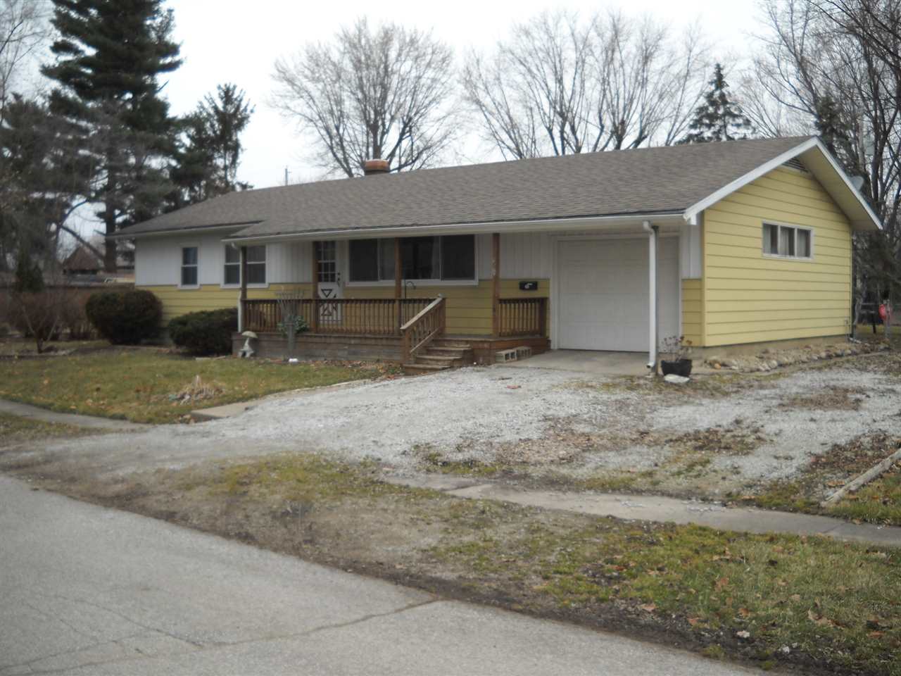 310 Jackson Ave, Peru, IN 46970 photo 2