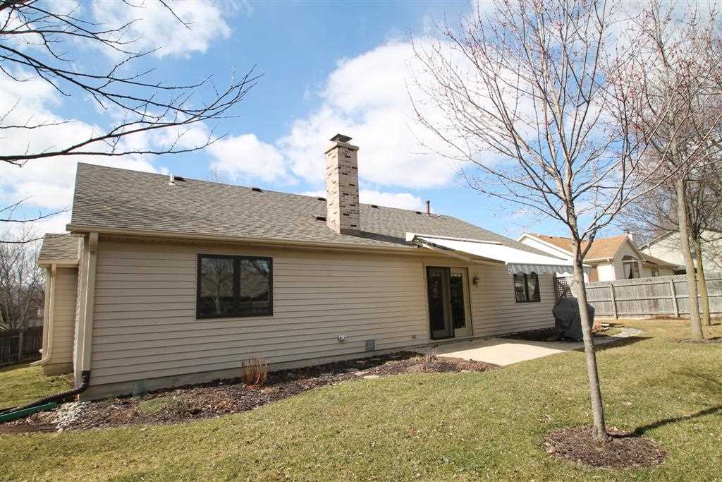 8026 Moss Grove Pl, Fort Wayne, IN 46825 photo 2