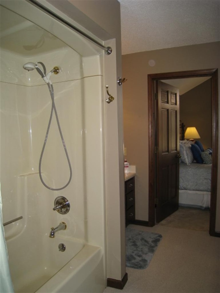 8026 Moss Grove Pl, Fort Wayne, IN 46825 photo 23