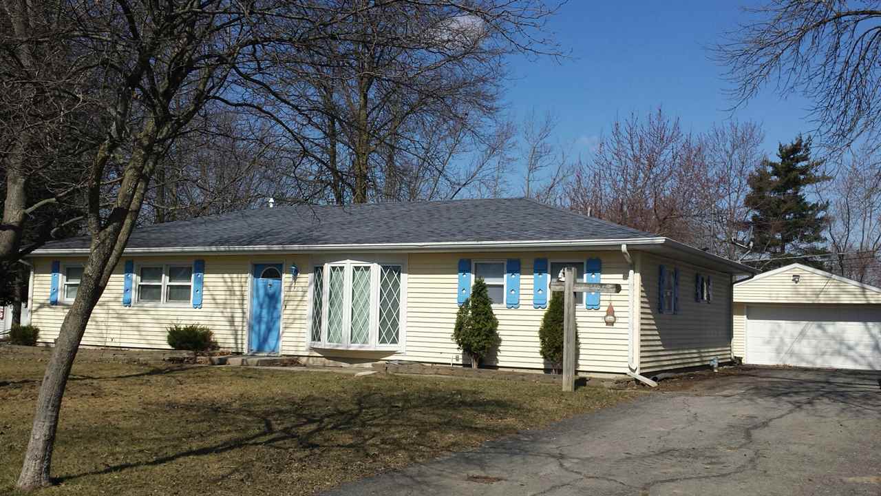 8105 Marston Dr, Fort Wayne, IN 46835 photo 1