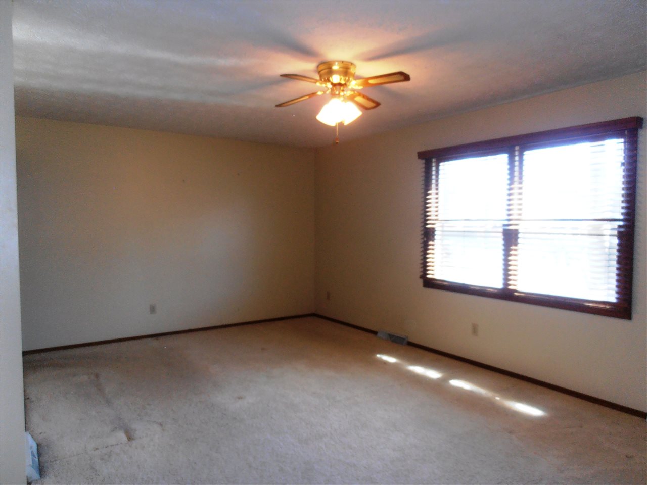 2215 E Arden Dr, Bloomington, IN 47401 photo 9