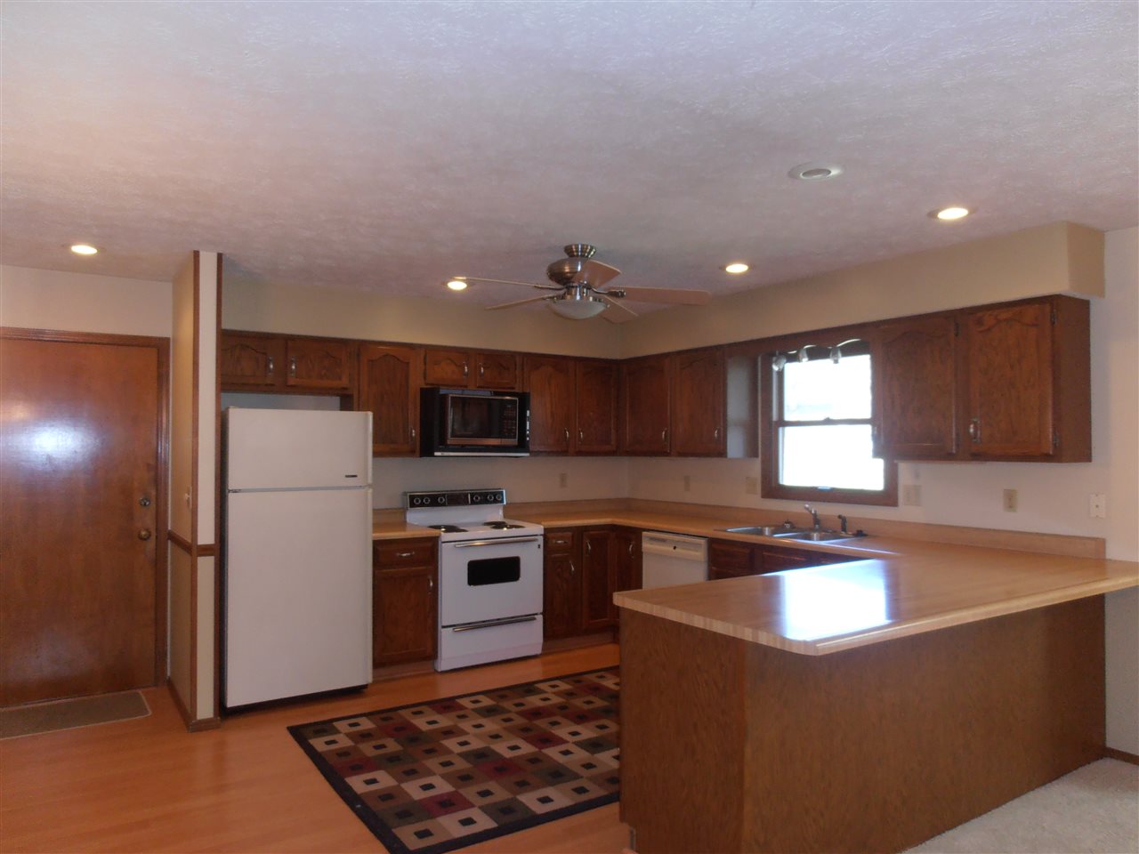 2215 E Arden Dr, Bloomington, IN 47401 photo 3
