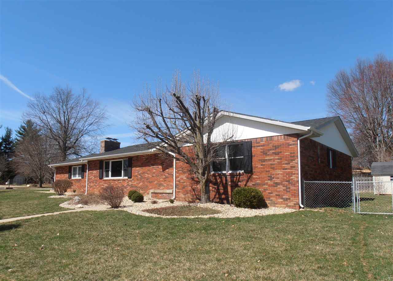 2215 E Arden Dr, Bloomington, IN 47401 photo 2