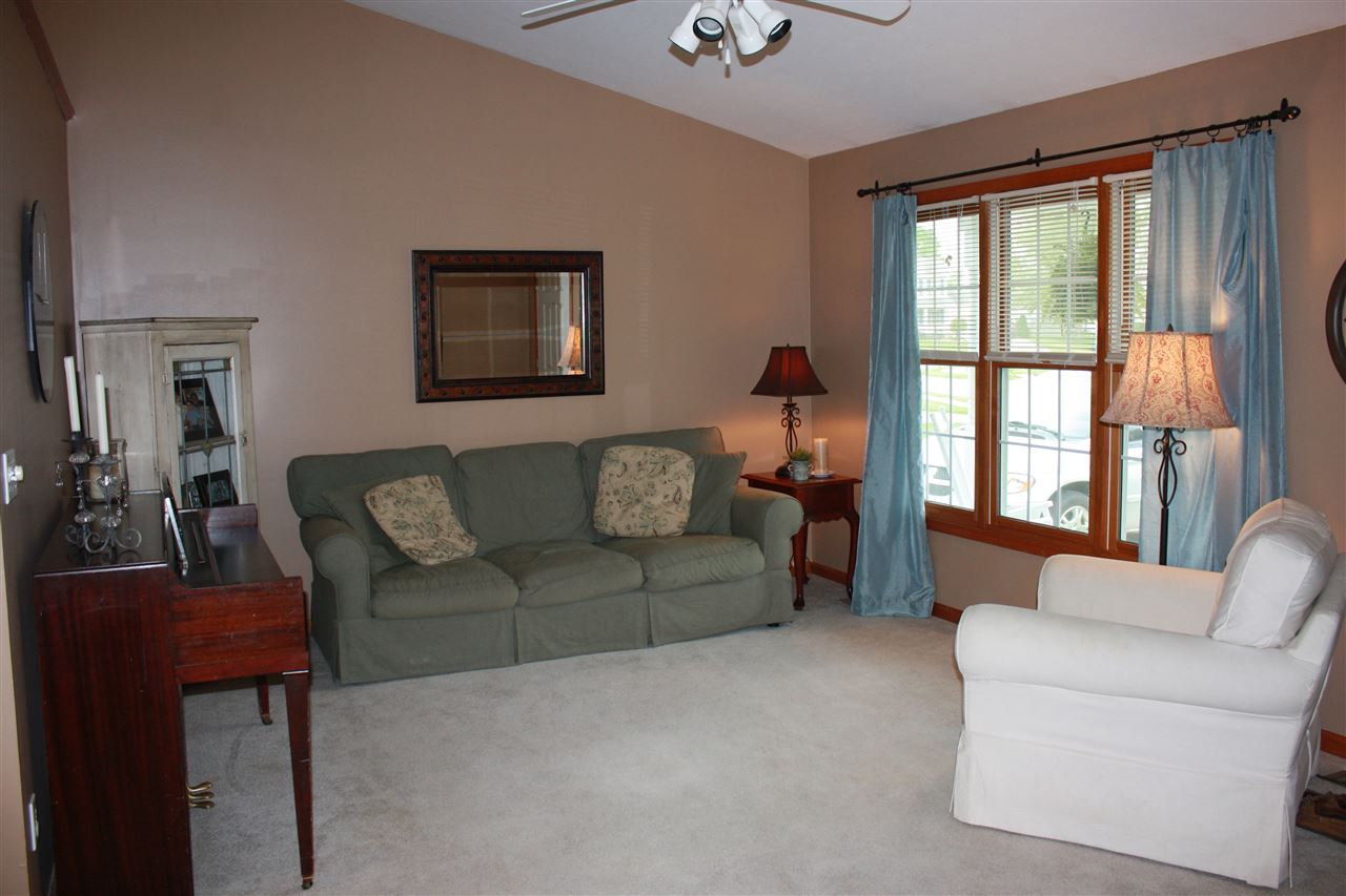 1013 Hidden Meadow Ln, Middlebury, IN 46540 photo 9