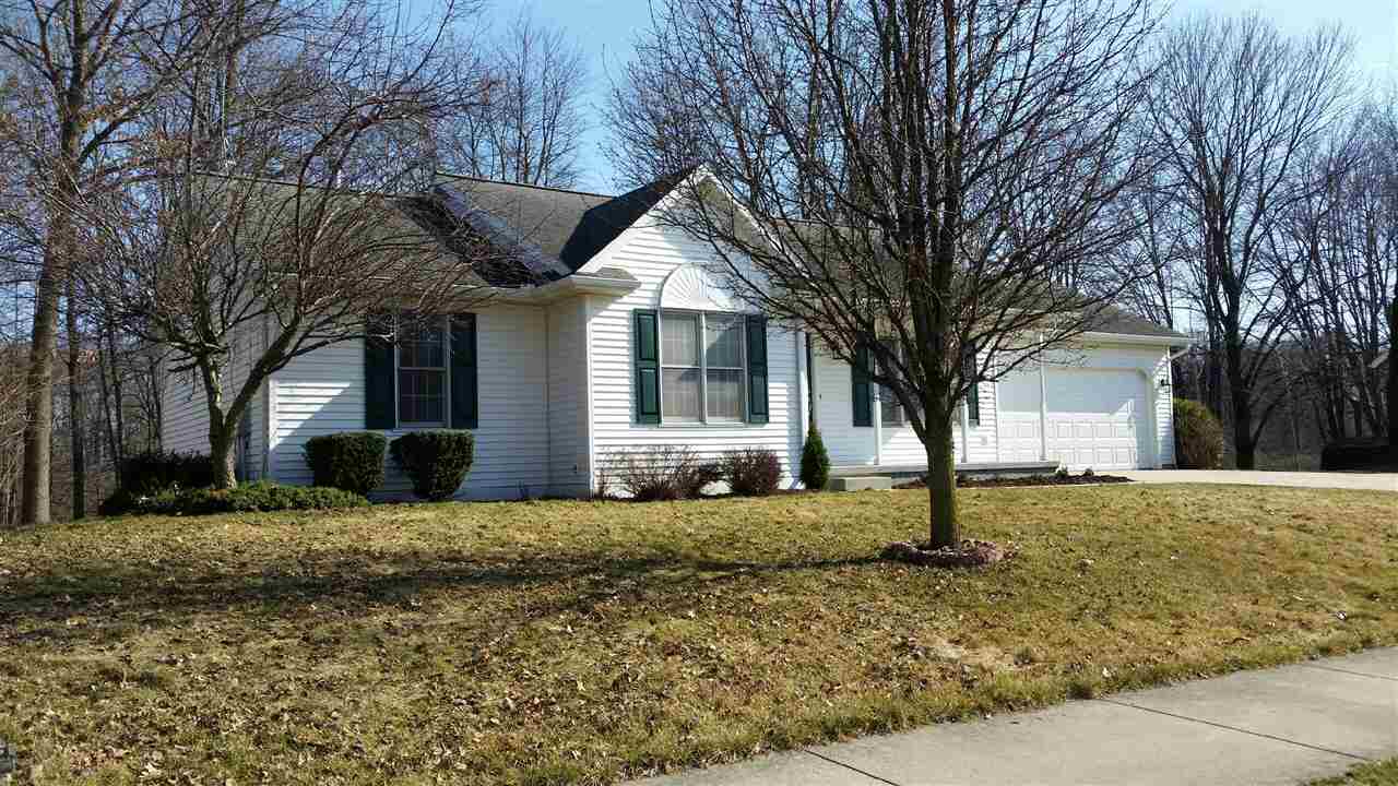1013 Hidden Meadow Ln, Middlebury, IN 46540 photo 2
