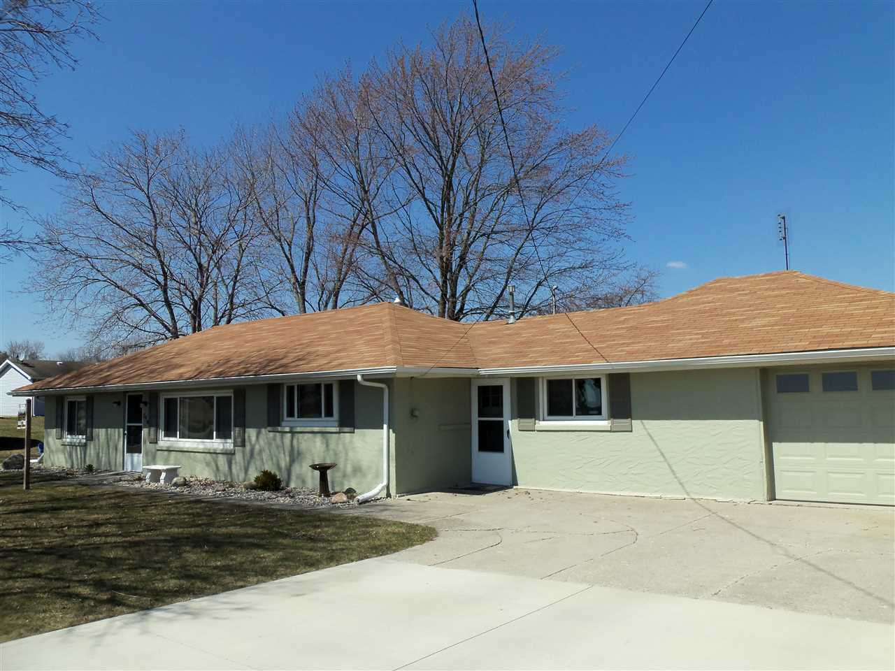 790 E Walnut, Waterloo, IN 46793 photo 1