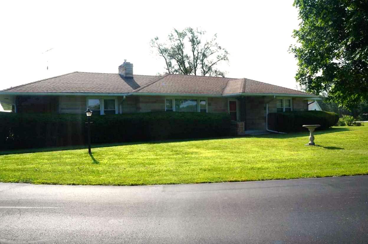 2336 N Hartstrait Rd, Bloomington, IN 47404 photo 2