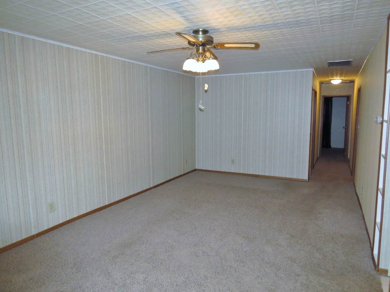 5804 Lance Dr, Kokomo, IN 46902 photo 2