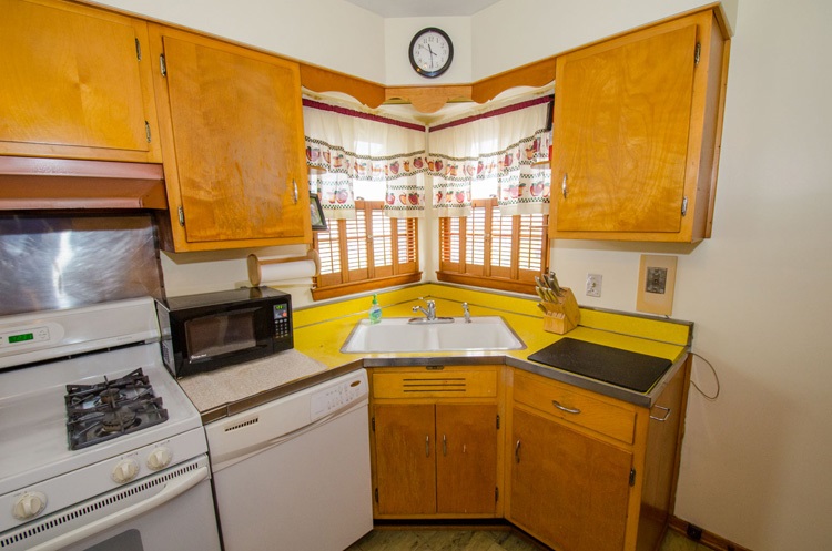 618 W 10th St, Mishawaka, IN 46544 photo 9