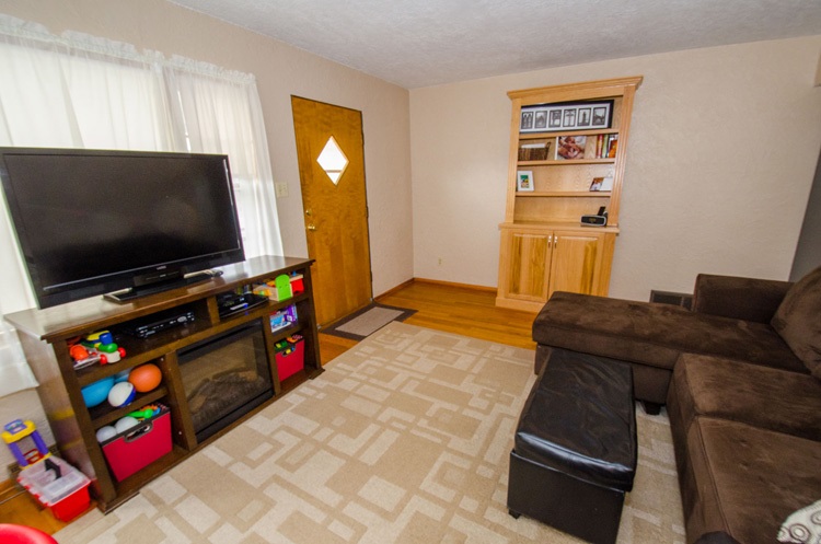 618 W 10th St, Mishawaka, IN 46544 photo 4