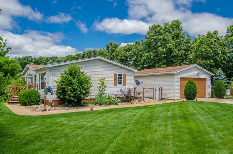 53800 Sunwood Dr, Granger, IN 46530 photo 1