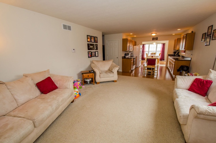 1407 Slater Dr, South Bend, IN 46614 photo 3