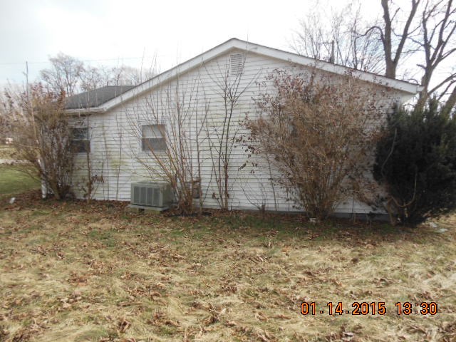 507 S Plum St, Mitchell, IN 47446 photo 7