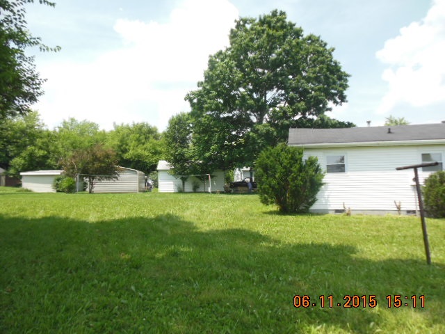 507 S Plum St, Mitchell, IN 47446 photo 3