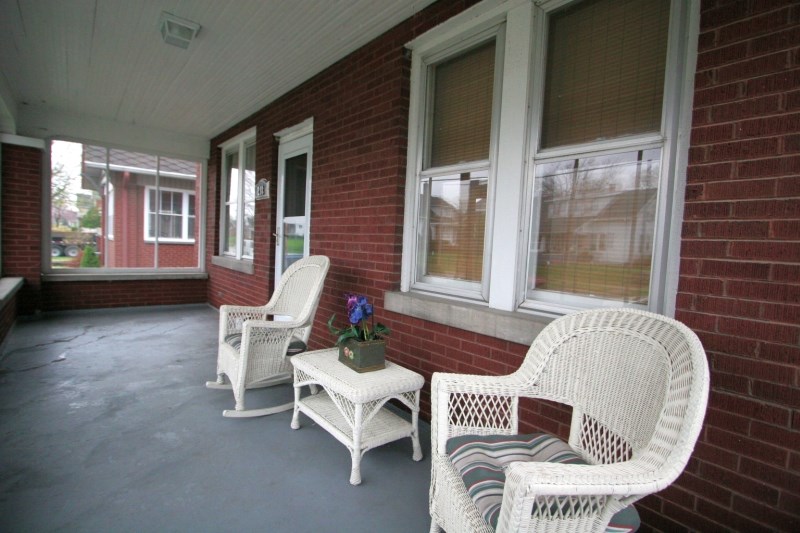 218 N Geiger St, Huntingburg, IN 47542 photo 2
