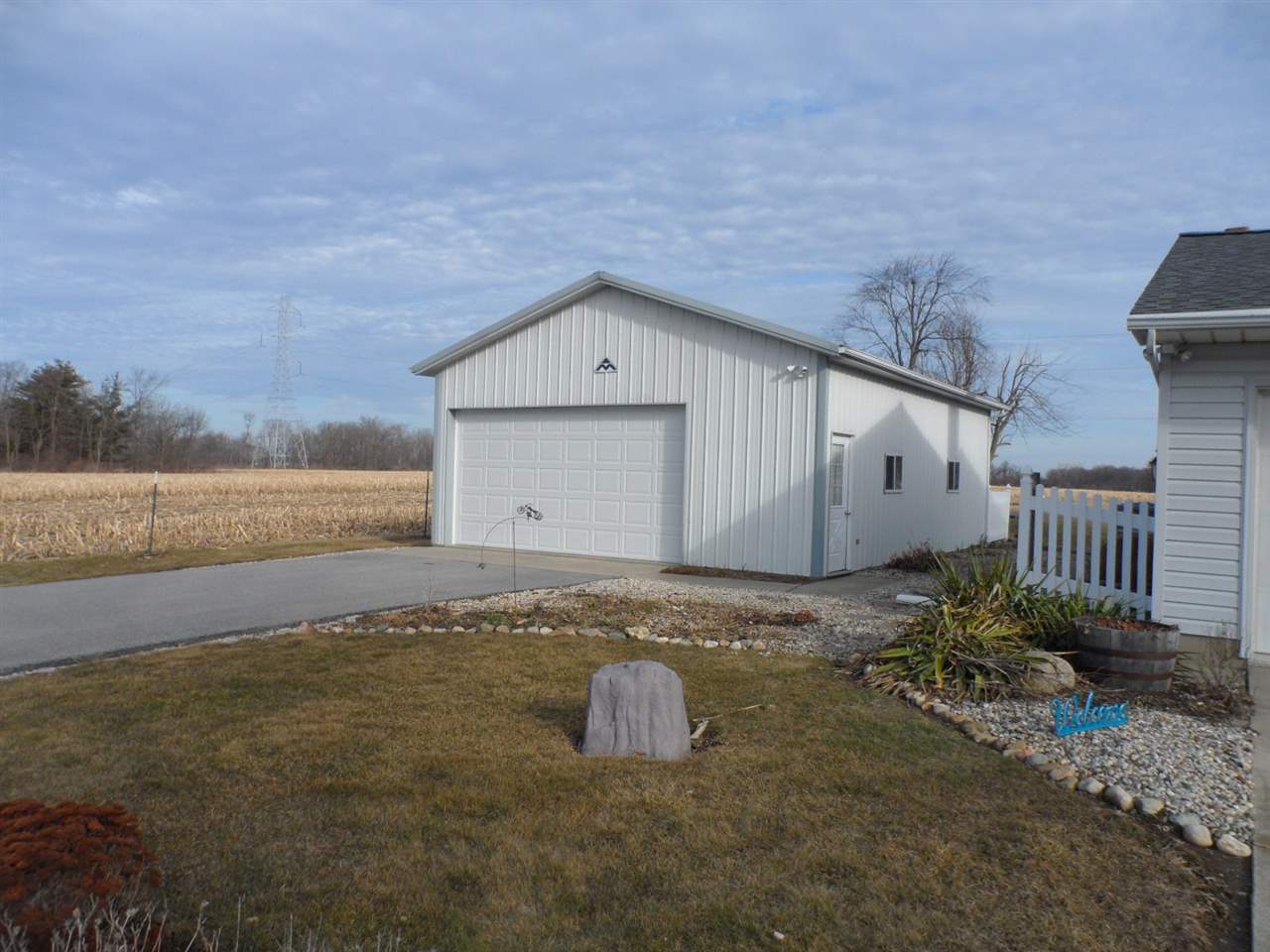 3103 S County Line Rd E, Ossian, IN 46777 photo 2