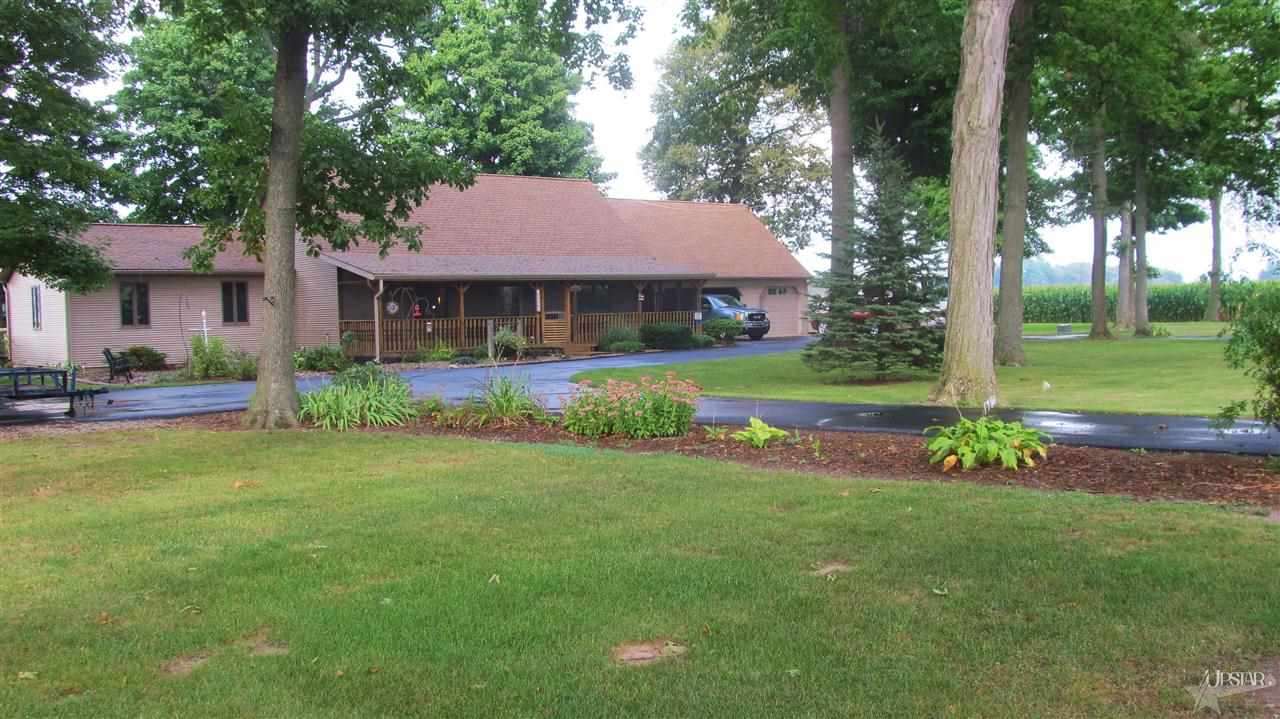 9904 Carroll Rd, Churubusco, IN 46723 photo 1