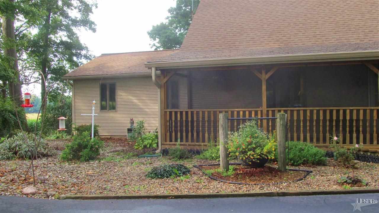 9904 Carroll Rd, Churubusco, IN 46723 photo 4