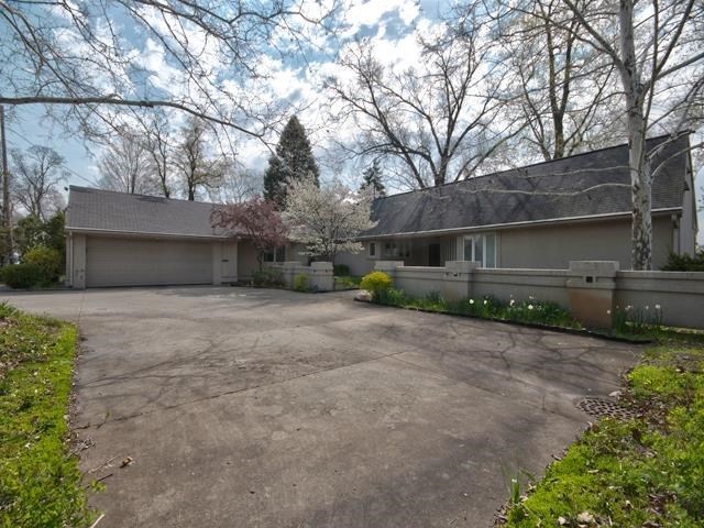 933 E Beardsley Ave, Elkhart, IN 46514 photo 1
