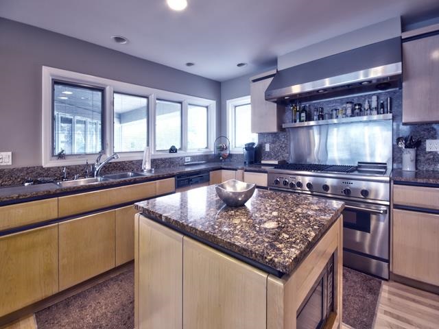 933 E Beardsley Ave, Elkhart, IN 46514 photo 5