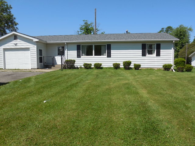 127 Yoder St, Topeka, IN 46571 photo 2