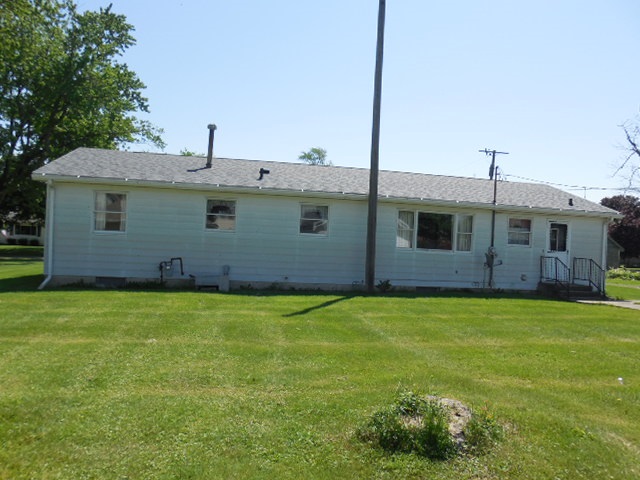 127 Yoder St, Topeka, IN 46571 photo 4