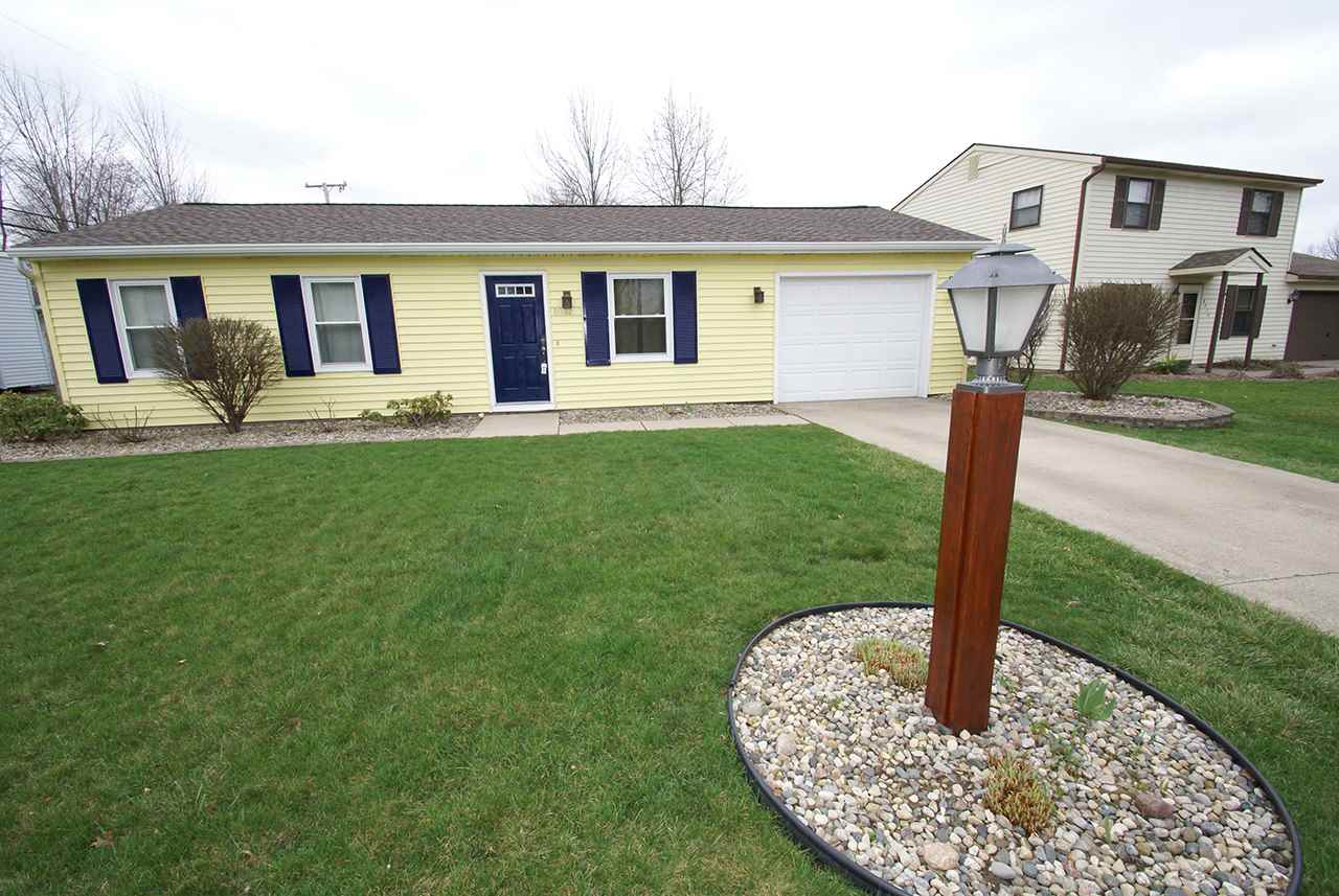 8032 Newfield Dr, Fort Wayne, IN 46815 photo 1